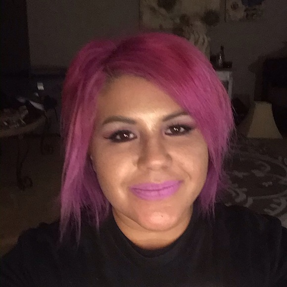 Meet your Posher, Sarah - Picture 2 of 4